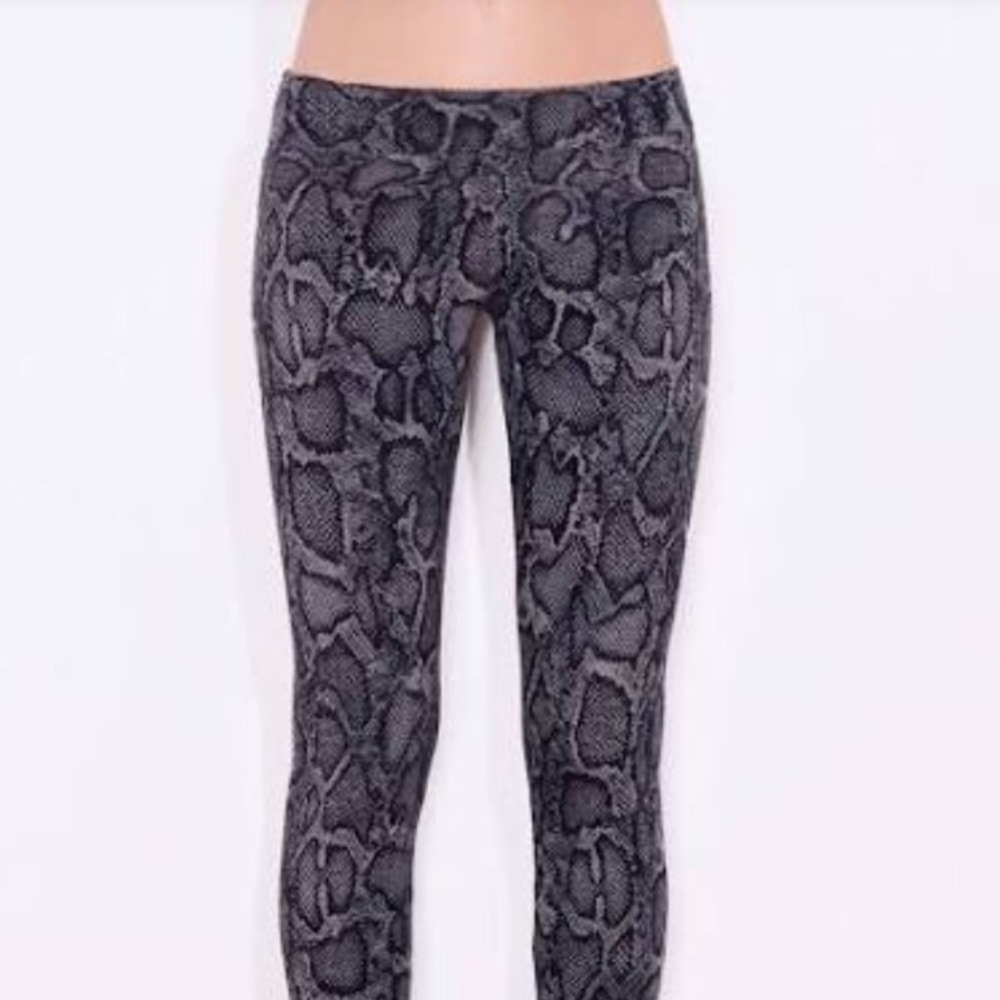 Sundry Python Yoga Pant